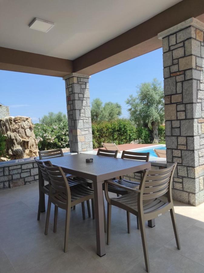 Iris Villas Complex Frinion Luaran gambar